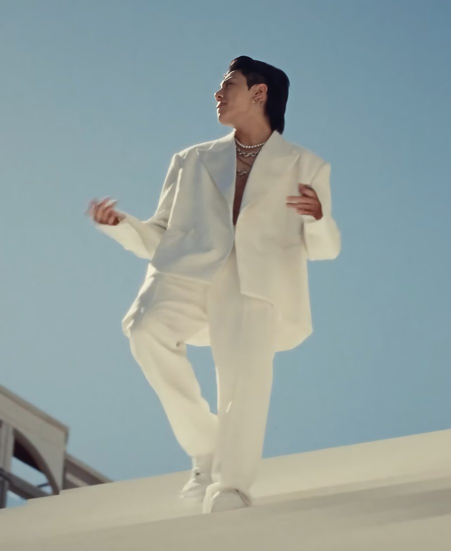 ⠀

📷 #byunstagram

♡   ⌕   ➣
2,199,147 Likes
𝗷𝗼𝗵𝗻𝗯𝘆𝘂𝗻 keep it chill like Sauvignon Blanc

6 minutes ago

⠀