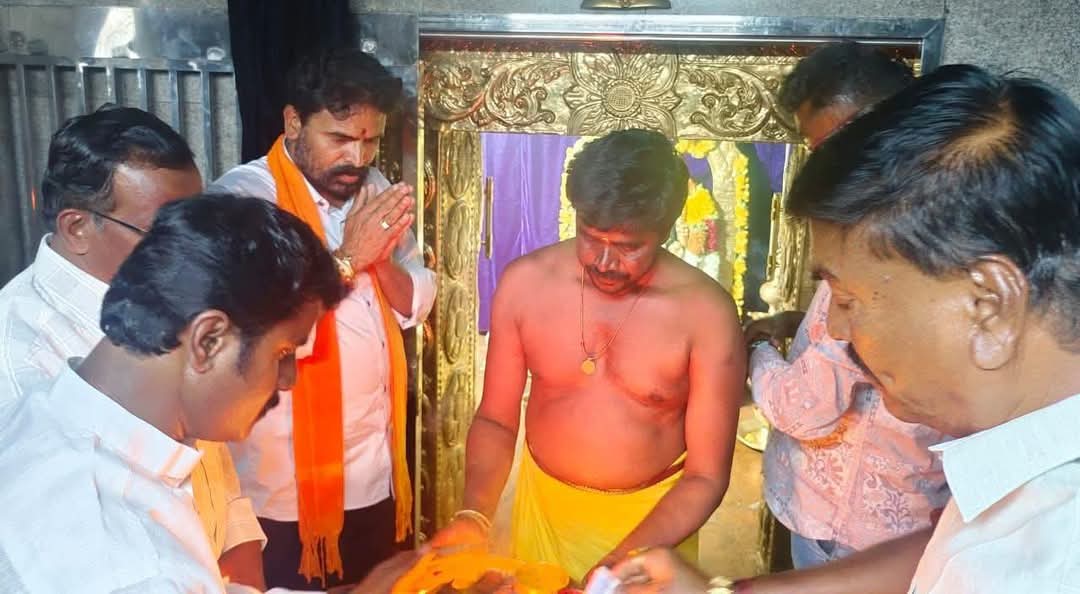 SheegehalliBjp's tweet photo. ಛತ್ರಪತಿ ಶಿವಾಜಿ ಮಹಾರಾಜ್ ಜಯಂತಿ ಆಚರಣೆ ಹಿನ್ನೆಲೆಯಲ್ಲಿ ಇಂದು ನಿಕಟಪೂರ್ವ ಸಂಸದರಾದ @bjp_muniswamy ಅವರ ನೇತೃತ್ವದಲ್ಲಿ ಸಮಸ್ತ ಹಿಂದೂ ಸಂಘಟನೆಗಳೊಂದಿಗೆ ಪೂರ್ವಭಾವಿ ಸಭೆ ನಡೆಸಿ, ಹಲವಾರು ವಿಚಾರಗಳ ಬಗ್ಗೆ ಚರ್ಚಿಸಲಾಯಿತು. https://t.co/e62z3S5JWo