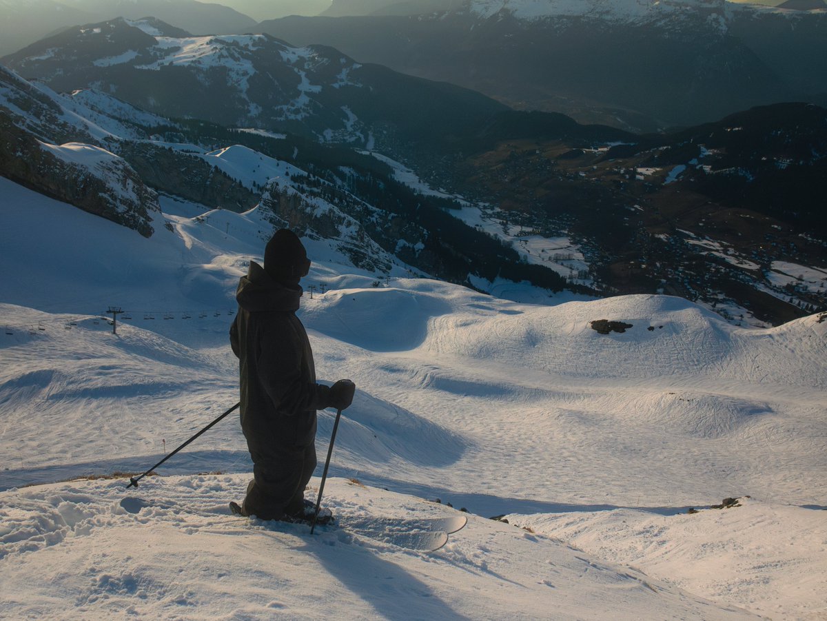 La Clusaz (@laclusaz) on Twitter photo C’est officiel ! Le nom <a href="/CandideThovex/">Candide Thovex</a> est définitivement associé à Balme, avec une piste noire au tracé unique 🏔
"J’ai appris à skier à Balme et Balme m’a tout appris. Cette montagne a façonné mon ski", Candide Thovex 💬
➡️ laclusaz.com/le-mag/actuali… 📷 Aziz Benkrich C’est officiel ! Le nom <a href="/CandideThovex/">Candide Thovex</a> est définitivement associé à Balme, avec une piste noire au tracé unique 🏔
"J’ai appris à skier à Balme et Balme m’a tout appris. Cette montagne a façonné mon ski", Candide Thovex 💬
➡️ laclusaz.com/le-mag/actuali… 📷 Aziz Benkrich
