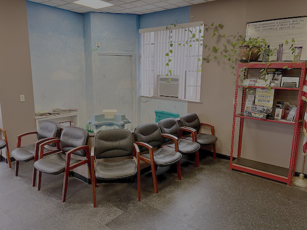 Performancecolc's tweet image. You never need an appointment for a full-service oil change. We'll vacuum the inside of your car, top off your fluids, and check your tire pressure. And you'll be back on the road fast.