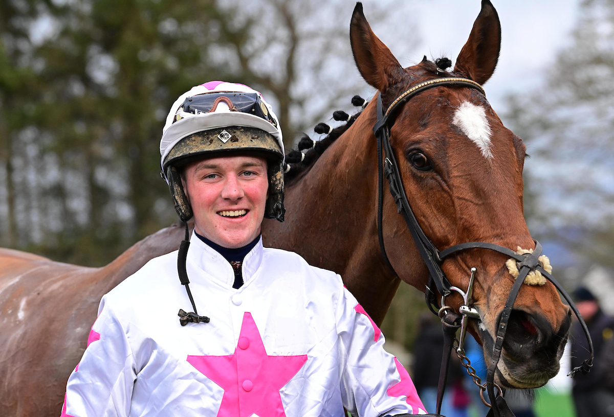 Nighttime Lover provided Ballindaggin native Cormac Byrne with a second career success yesterday at the Carlow Farmers (F) P2P at Borris House 👏

He guided Gearoid O'Loughlin's Court Cave gelding to victory in the #REDMILLS 6yo+ Geldings Maiden for Novice Riders 🏆