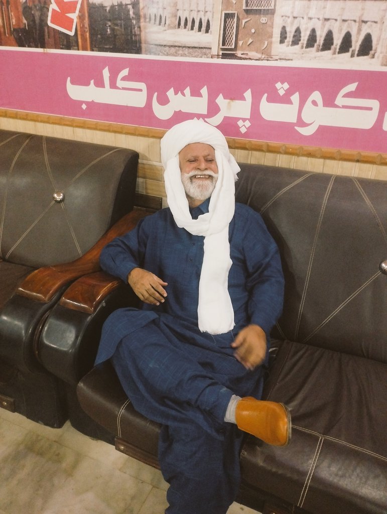 GulMJakhrani's tweet image. How i am looking in Balochi Turban ( #Pagg )
#BalochCultureDay 🌹❤️