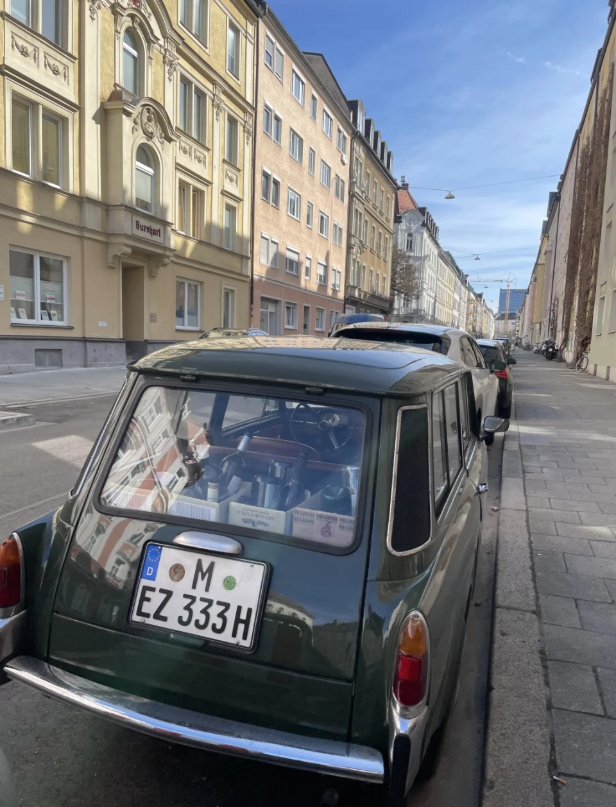 ImNancyhip's tweet photo. The weather in Munich is still good. It's either raining or snowing in Russia😂 https://t.co/0ubonpr05J