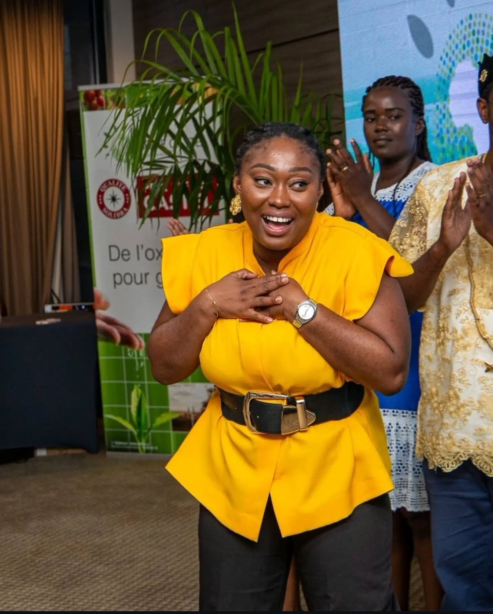 🇨🇮🔥L'entrepreneure ivoirienne Milka Kouakou, spécialiste de la pâte de claclo surgelée depuis déjà quelques années, lance son nouveau produit : Des boules de Claclo surgelées déjà faites 😍

Sa marque d'agroalimentaire s'appelle Mamie Motchi 🔥

📍Page Facebook :