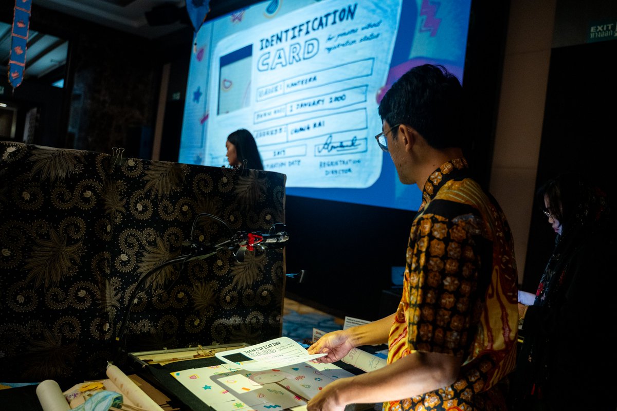 baliprocessrso's tweet image. Thank you to everyone who joined the RSO Members' Engagement Function! 
 
Members of the diplomatic corps, international organisations, regional partners, Royal Thai Government officials, and #BaliProcess stakeholders connected in Bangkok at last week's networking event, which