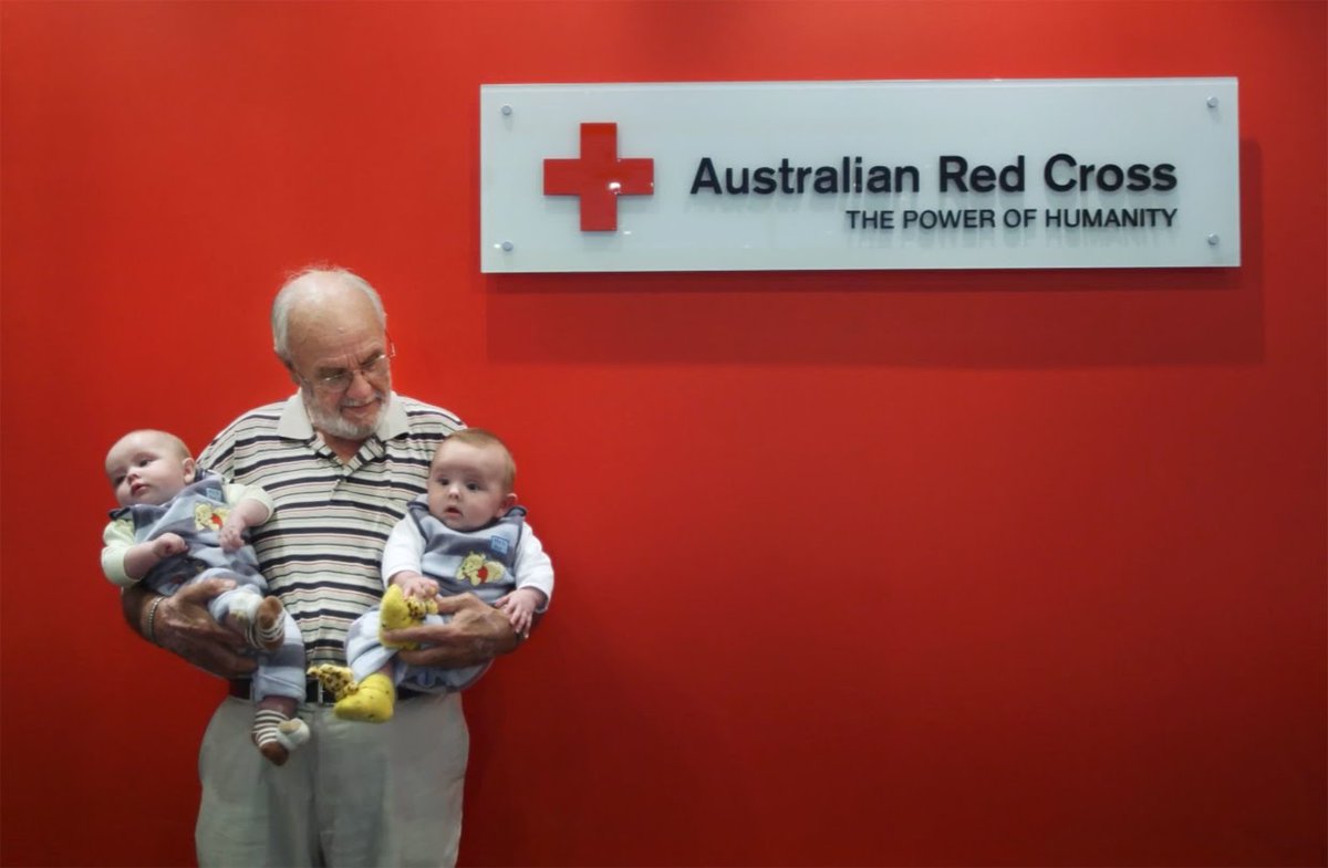 exjwguy's tweet photo. A tribute to James Harrison ♥️💪🏻👍🏻 &amp; a huge middle finger to JW's &amp; their NONSENSICAL no-blood-transfusions policy🖕🏻👎🏻

"One of the world's most prolific blood donors - whose plasma saved the lives of more than 2 million babies - has died"

Read more at:

https://t.co/ohwRD7w543 https://t.co/RrbOMu44py