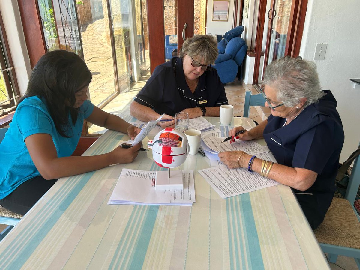 Retina__SA's tweet image. 🌟 Empowering morning with Retina SA at Summer Place Umzumbe! The Advocacy Education and Awareness Team hosted an Educational Workshop to train low vision service providers. Inspiring dedication and passion! 💡💙 #VisionSupport #RetinaSA