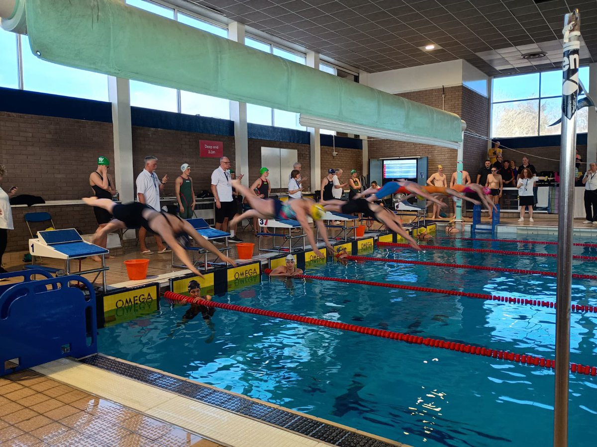 COSCSWIM's tweet image. Congratulations to our masters swimmers Andy, Ellie, Kieran, Kirri, Laura and Thomas at the Bracknell Masters Open Meet on Saturday. Lots of fast swims and medals, and a few PBs too! 
#arena #mastersswimming #swimteam