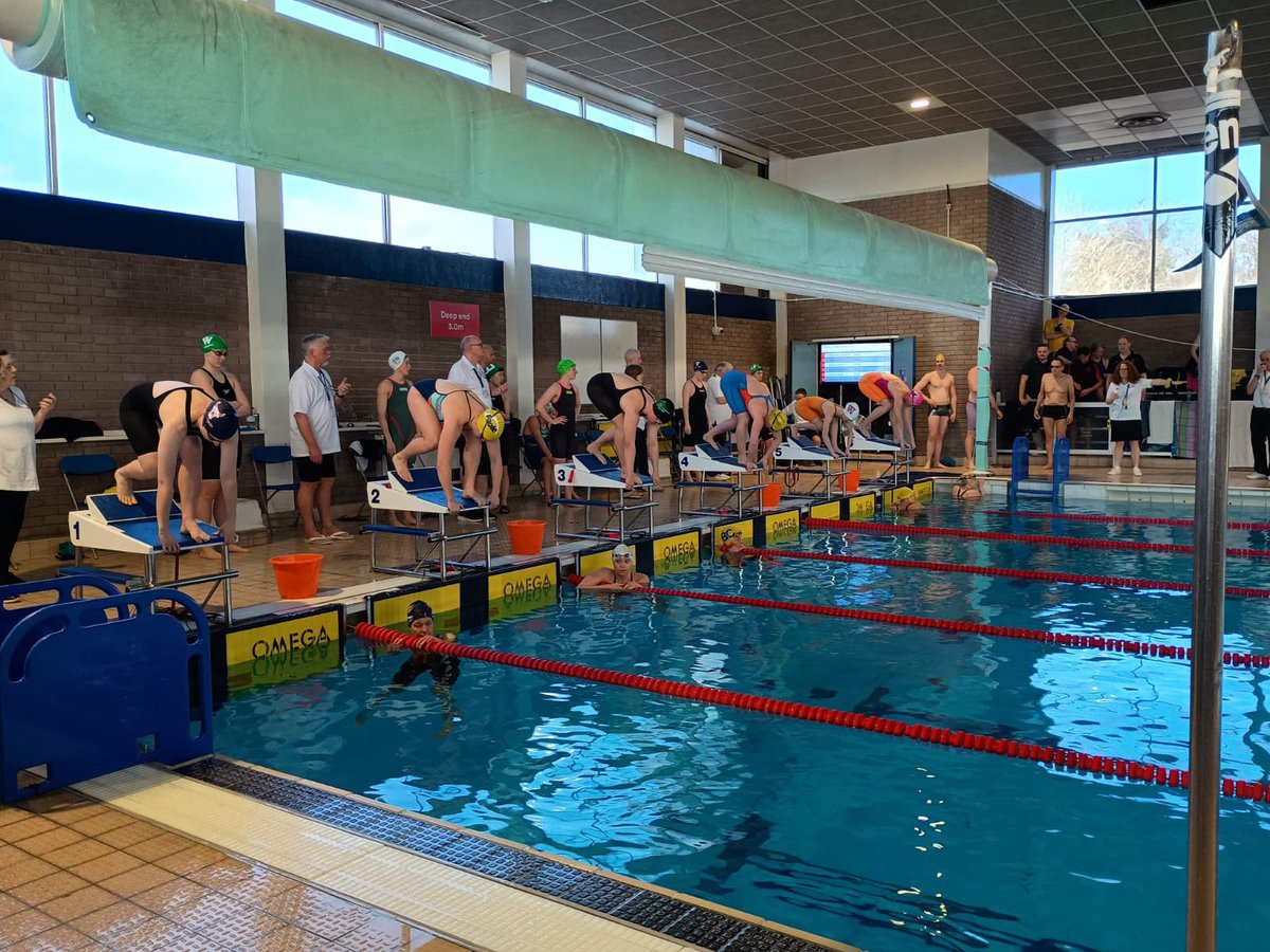 COSCSWIM's tweet image. Congratulations to our masters swimmers Andy, Ellie, Kieran, Kirri, Laura and Thomas at the Bracknell Masters Open Meet on Saturday. Lots of fast swims and medals, and a few PBs too! 
#arena #mastersswimming #swimteam