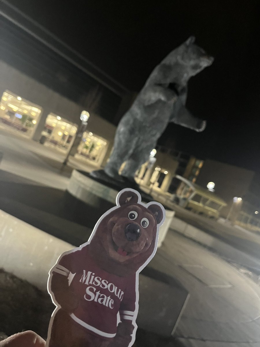 BearsFamilies's tweet photo. #FlatBoomer is ready to get to work in this new month! Happy Monday! #March https://t.co/wa3utzMzN1