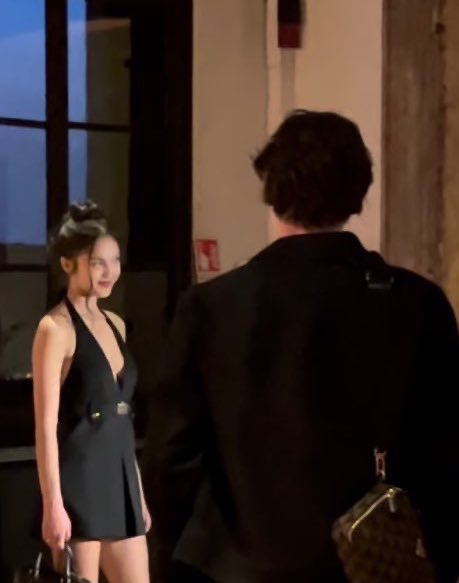 his job really is just boyfriend 😭