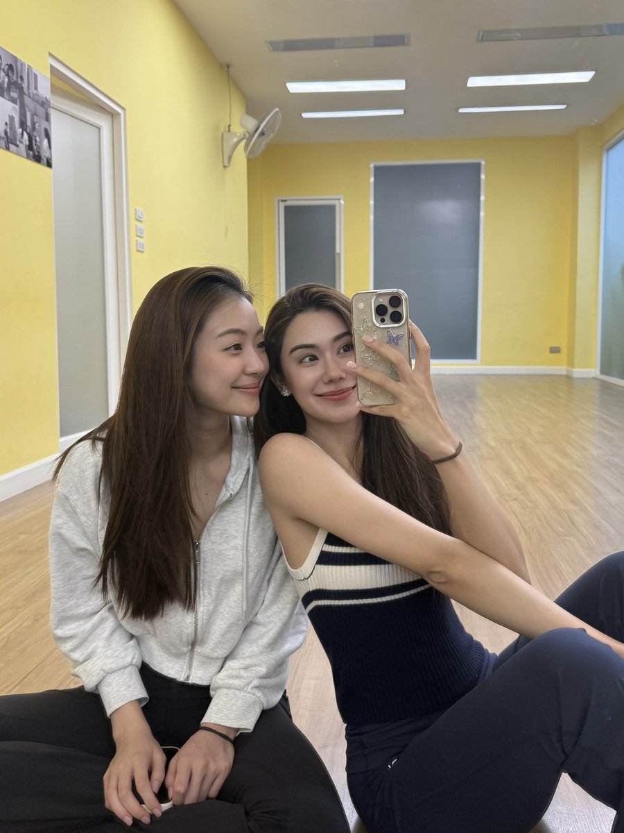 lena__lorena's tweet photo. มีเด็กกลับจากญี่ปุ่นแล้วววววววว🥹 @miunatshaa https://t.co/Ss51NkudwQ