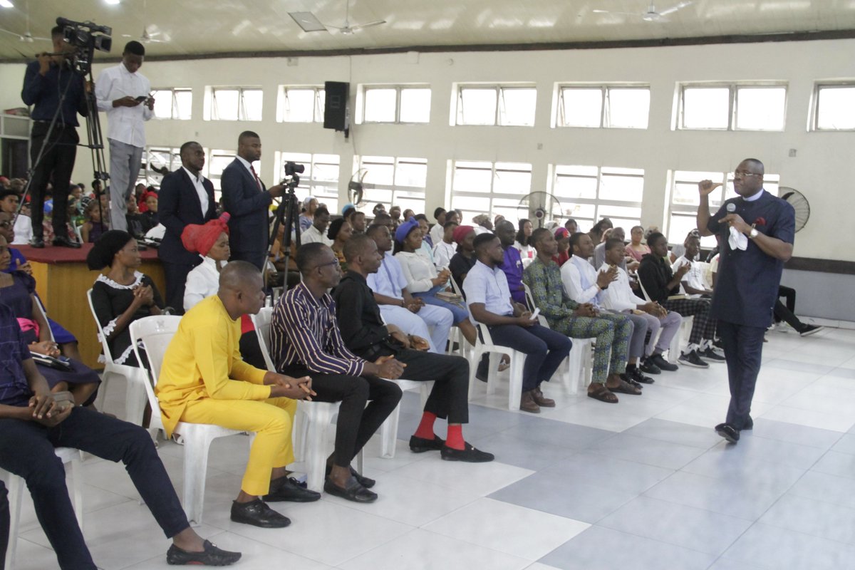 Drsavealifefdn's tweet image. Doctors Savealife Foundation at the Mountain of Fire Youth Program.

For inquiries regarding medical outreach, please call 09093068579.

#DoctorsSavealife #MountainOfFire #YouthProgram #MedicalOutreach #Healthcare