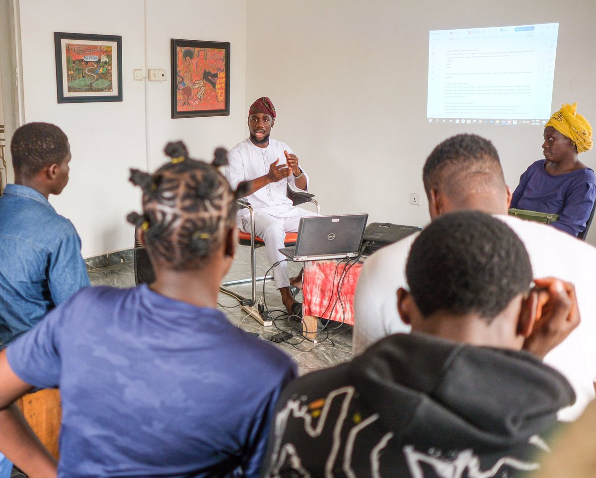 KutaNigeria's tweet photo. Last week Friday, February 28th, the Canvas Club became a vessel of stories and heritage.

#kutaartsfoundation #artworkshop #canvasclub #artistsinabeokuta #abeokuta #pottery #history #community #artinabeokuta #ceramics #sculpture #traditionalartwork #contemporaryart #arteducation https://t.co/5CRCfGSiSr