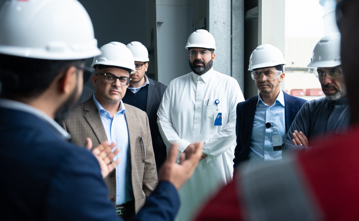 EnergyTech_SA's tweet image. يسر #معهد_الطاقة وشركة سوافي بوريتز، بإشراف من قسم الرفع الاصطناعي في شركة أرامكو السعودية، الإعلان عن مبادرة برنامج التدريب على مضخات الغطس الكهربائية.   

يعد هذا البرنامج التدريبي فريد من نوعه في المملكة، والمعتمد من قبل الشركة المصنعة للمعدات الأصلية. ويركز البرنامج على سد…