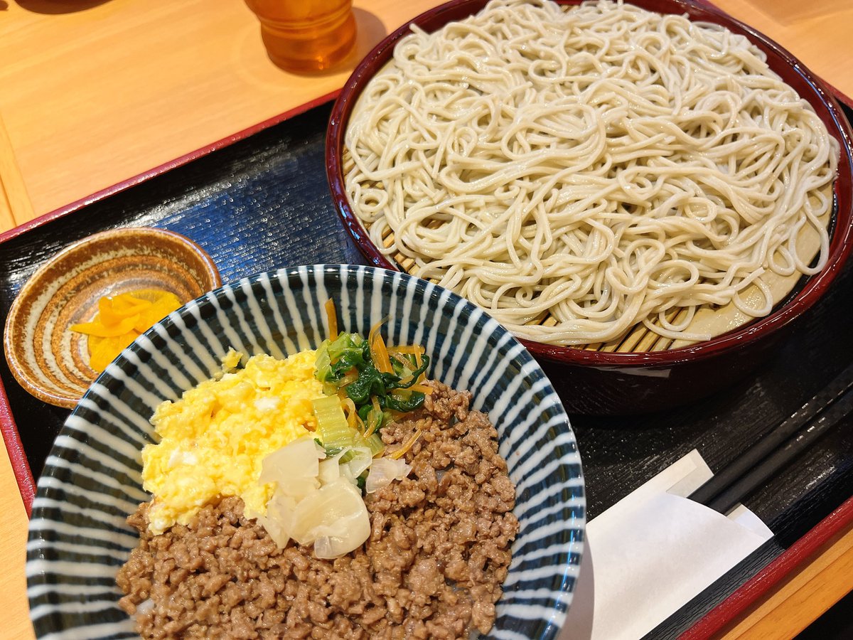 star8webdesign's tweet image. 年明けからあっという間に3月になりました。
このまえ桑沢の卒展にいって良い刺激をもらえたし、今日食べたお蕎麦もおいしかったのでがんばろうとおもった月曜日でした。

#Webデザイナー
#桑沢卒展