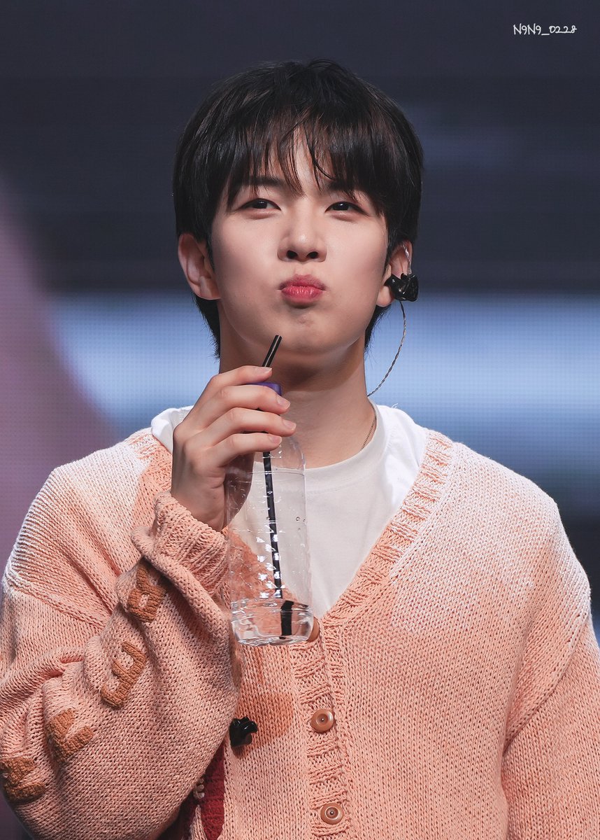 250303 어썸스테이지 부산
잘가~ 긴머리야~

#엔플라잉 #유회승