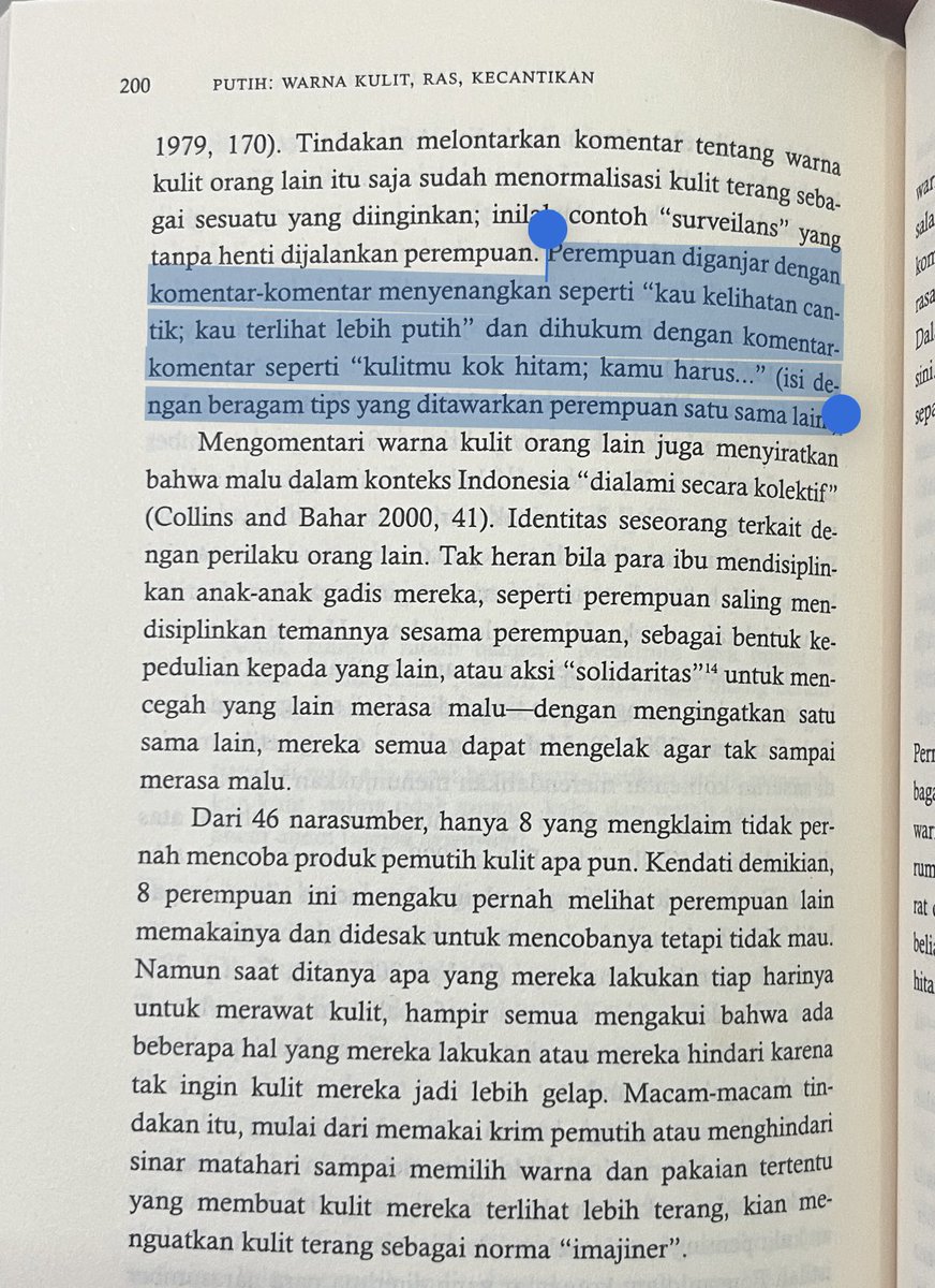 sebagai perempuan indonesia berkulit sawo matang (yg conventionally bkn warna kulit ideal), udh dari kecil sering dapat komentar yg “menyasar” warna kulitku, hal ini buat aku penasaran knp sih org indonesia sangat mendewakan kulit putih? buku ini menjawab semua rasa penasaranku:)