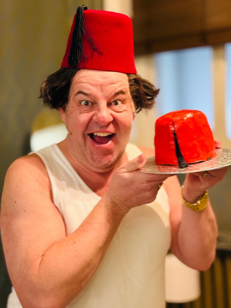 Evolution Productions (@evolutionproduk) on Twitter photo Not only did we celebrate the opening of The Last Laugh in London, but <a href="/djwilliamsact/">Damian Williams</a> was celebrating his birthday with his very own Fez Cake! Not only did we celebrate the opening of The Last Laugh in London, but <a href="/djwilliamsact/">Damian Williams</a> was celebrating his birthday with his very own Fez Cake!