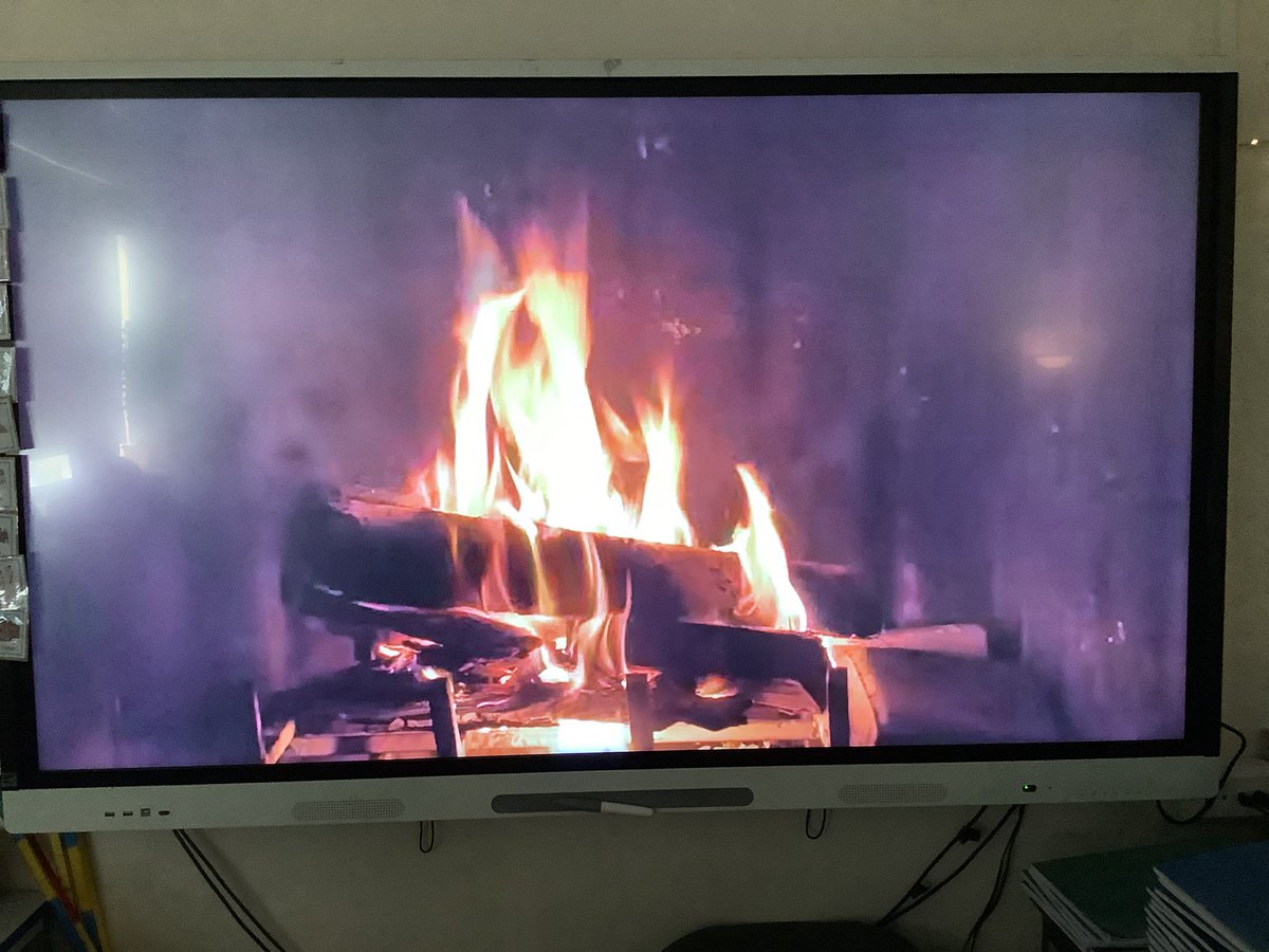 ReinwoodJuniors's tweet image. #RJS6G are loving their first DEAR (drop everything and read) session of the week. We even have a lovely roaring fire! #RJSReading