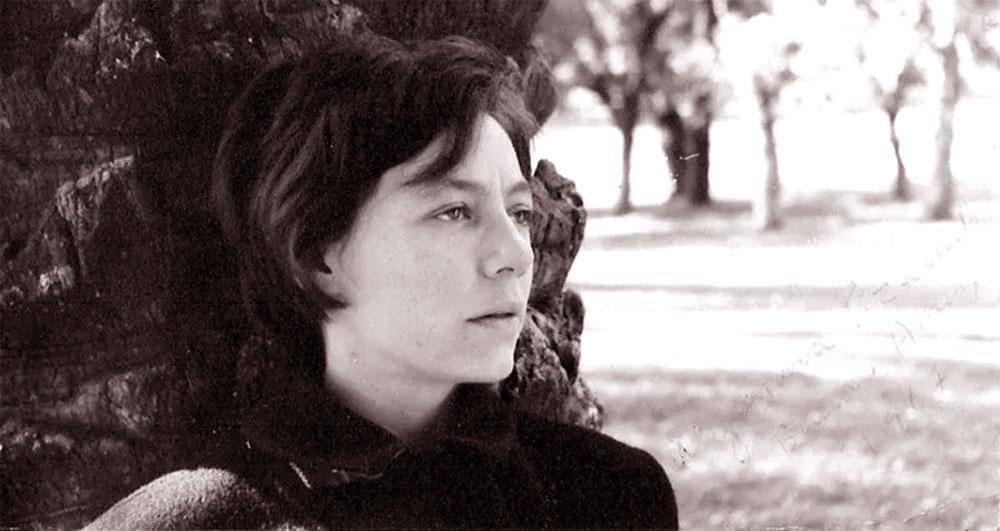 sryalyh623's tweet image. إلهي..
انا في العشرينِ من عمري،
عينايَّ أيضًا في العشرين
ومع ذلك، لا تقولان شيئًا.

• أليخاندرا بيثارنيك
-