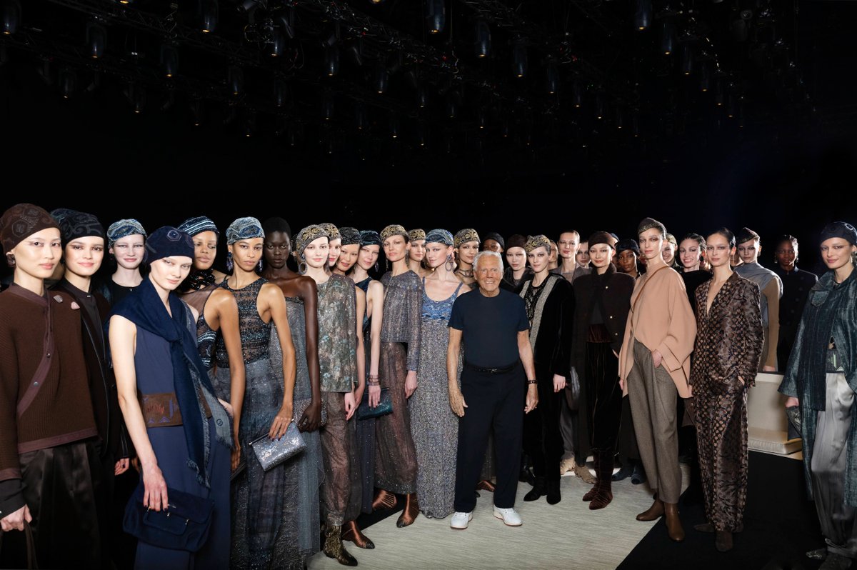 Mr Armani with models at Armani/Teatro during the Women’s Fall/Winter 2025-26 show.