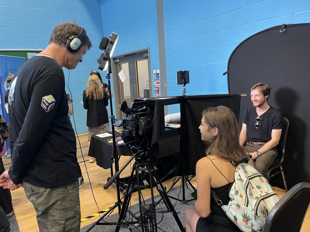 magicvideobox's tweet photo. Showing the ‘magic’ and the wow factor of the MVB at a job fair to aspiring producers and those looking to step into the film industry!🪄🎬

#magicvideobox #jobfair #filmindustry #filmproducers #filming #filmingtools #filmingaccessories https://t.co/1MhEDFrZKU