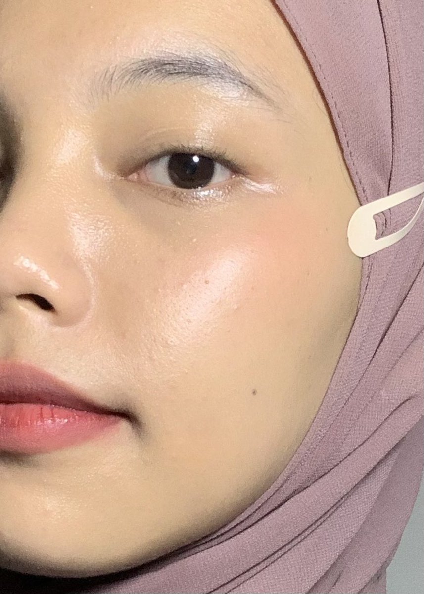 Makeup bukber pake produk-produk underrated dari Britney Cosmetics yang kalo DITOTAL CUMA 150K!! Look-nya se-flawless ini..

Aku spill tutorialnya (with video) 👇🏼