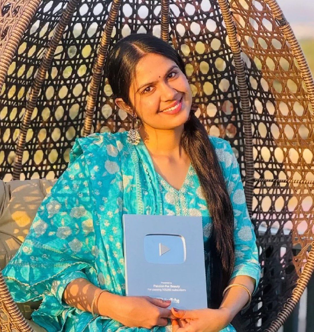 Pooja bhinchar (@bhincharpooja) on Twitter photo बहन <a href="/saritaCRranwa/">Sarita choudhary</a> के YouTube पर 1 लाख+ सब्सक्राइब होने व YouTube की तरफ से सिल्वर बटन मिलने पर बधाई।
बहन ने धुम मचा रखी है आगे बढ़ते रहों
👍👍 बहन <a href="/saritaCRranwa/">Sarita choudhary</a> के YouTube पर 1 लाख+ सब्सक्राइब होने व YouTube की तरफ से सिल्वर बटन मिलने पर बधाई।
बहन ने धुम मचा रखी है आगे बढ़ते रहों
👍👍