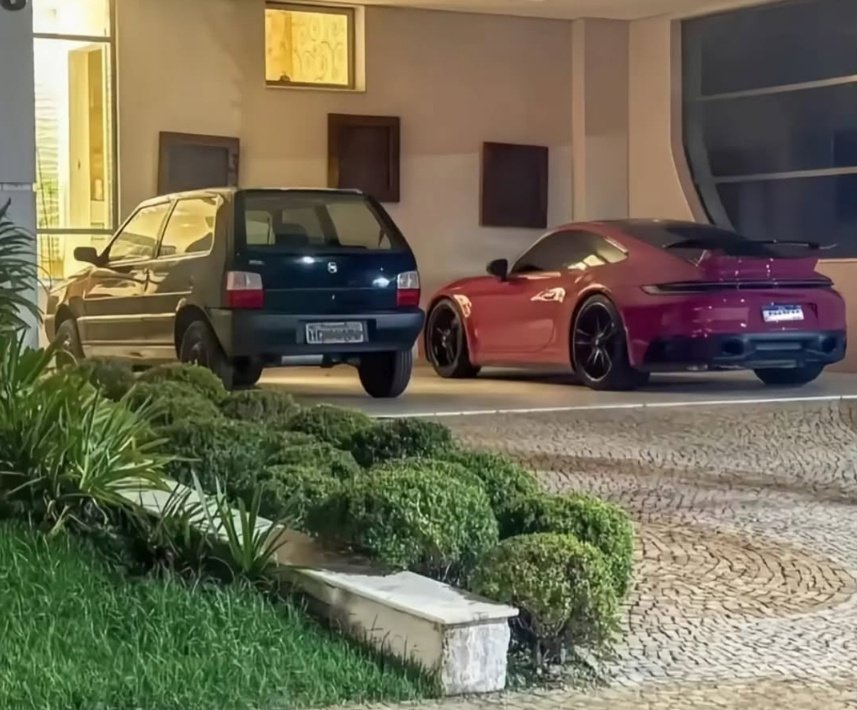 O cara comprou um porsche mas tem dia que ele tá com pressa