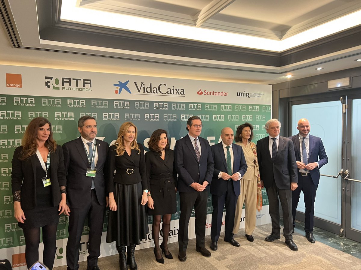 Enhorabuena <a href="/lorenzoamor_ata/">Lorenzo Amor</a> por tu reelección como presidente de <a href="/autonomosata/">Fed. Autónomos 𝗔𝗧𝗔</a> y gracias por tu vocación de servicio hacia los #autónomos españoles👏🏻

La unidad, el #compromiso, el diálogo y el trabajo son los valores que definen a las organizaciones empresariales 

#AsambleaATA