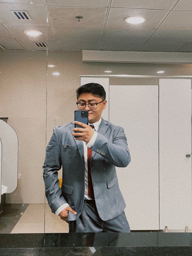 loving the office attire
