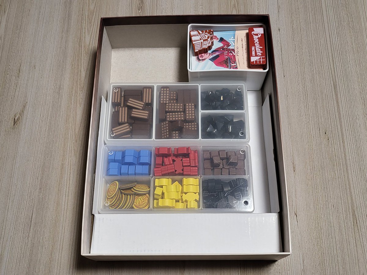 ChuriMagi's tweet photo. #チョコレートファクトリー
#ボドゲ収納
DXなので工場装置がカードでなくタイルです。
詳細については、お尋ねがあれば☺️
@Dokkoi_JPさんの分割トレイは有能✨
#ソロボド
#Chocolate_FACTORY https://t.co/5IMAJznYiQ