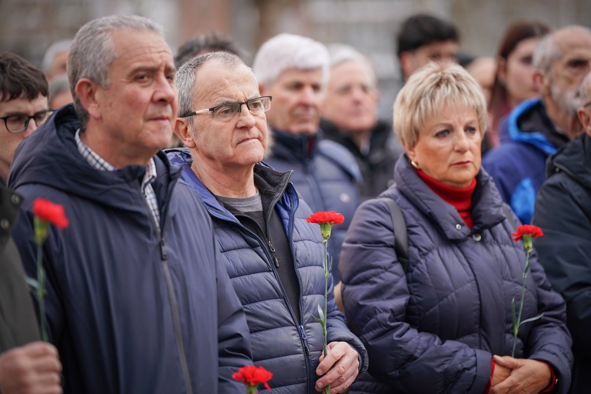 PelloOtxandiano's tweet photo. Gaur, atzo bezala, langileriaren bizi baldintzak duintzeko borroka oroitu eta aldarrikatu dugu Gasteizen, sarraskiaren 49. urteurrenean.

Por el reconocimiento y la reparación de todas las víctimas. La memoria del 3 de marzo es símbolo de esperanza para Euskal Herria. https://t.co/Wv72HLJSBG