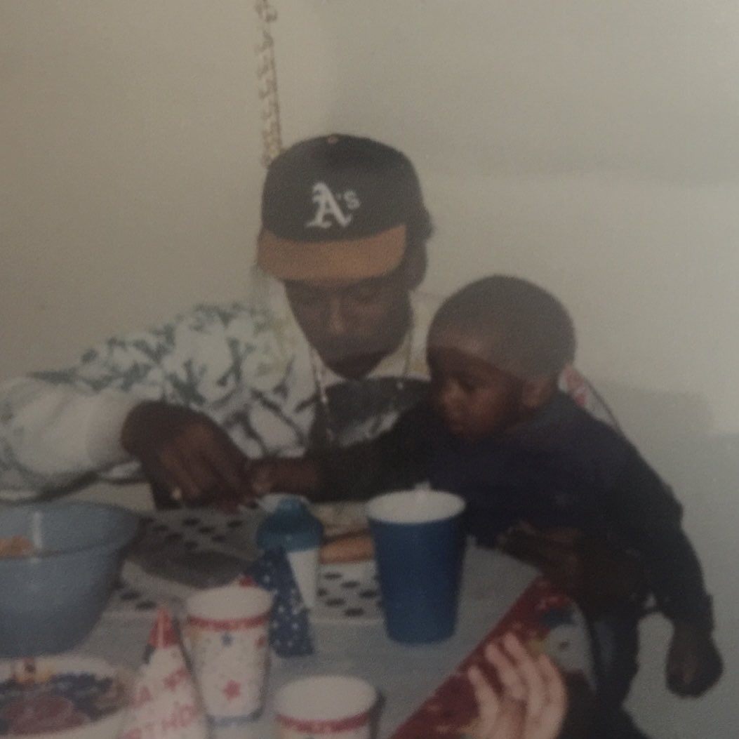 Mr_Lane_1990's tweet image. Yall be mad cause your father left you …🤣💯 #DadChallenge