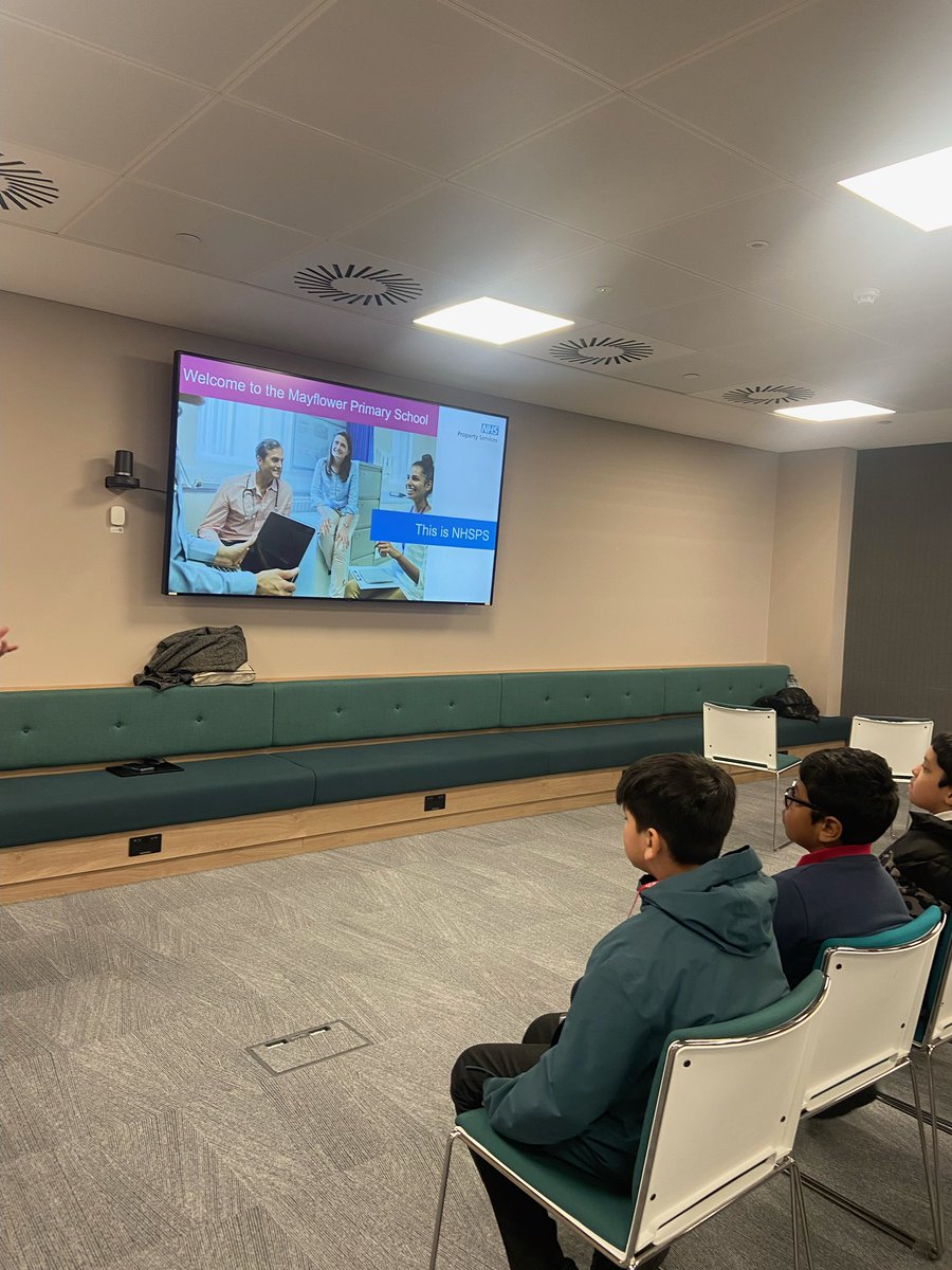 MayflowerSch's tweet image. #Burman visited the NHS property building in Canary Wharf and had the opportunity to speak to workers from there! #WorldOfWorkWeek #UKS2