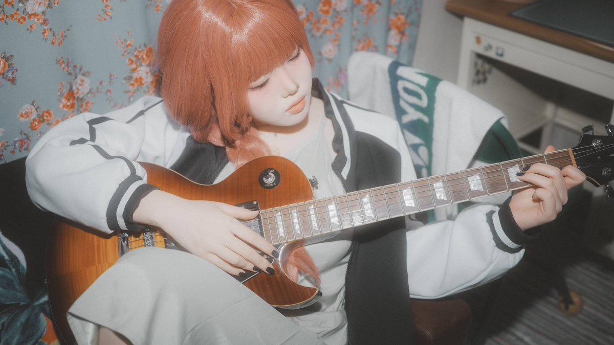 츠키つき tweet media