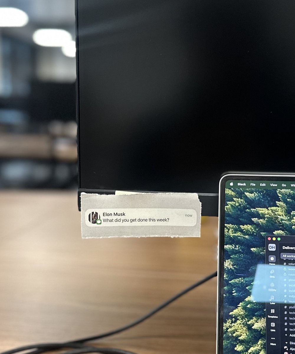 mayurcb's tweet photo. Fixed my work desk https://t.co/XIzCZitEpg
