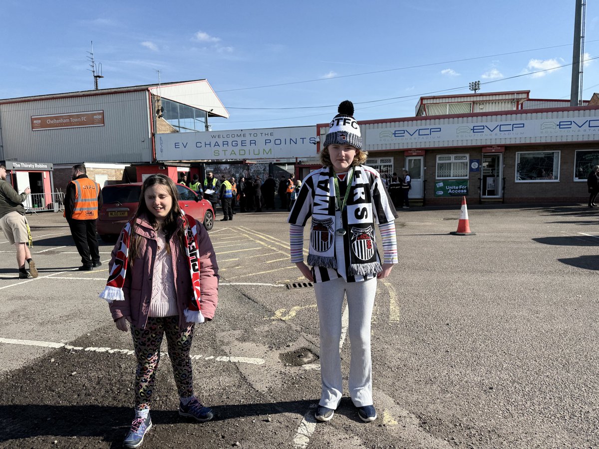 StrawberryAsd's tweet image. Kya and I had a fantastic time at @CTFCofficial for #UniteForAccess! Huge thanks to Kaylene &amp;amp; her team for making our visit stress-free—helping with tickets &amp;amp; checking in throughout. Stewards were great too! ⚽👏

 #AutismFriendly #FootballForAll @lpftweets #DannyRose