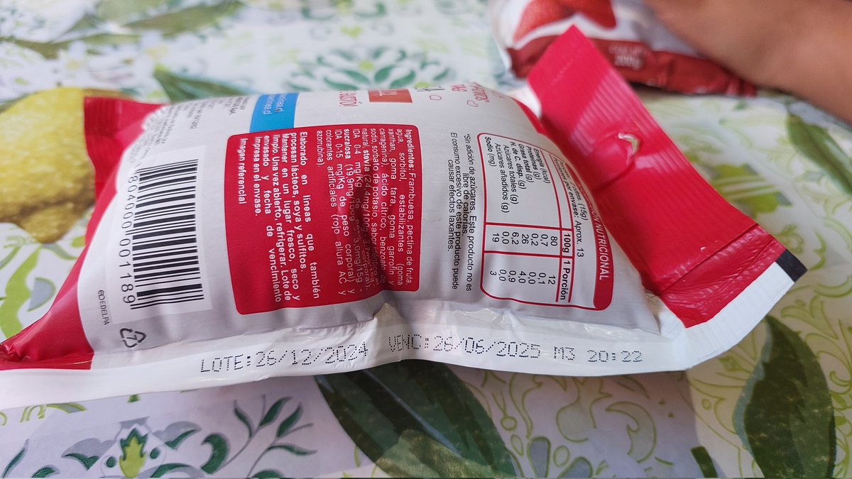 FlaDenisse's tweet photo. Al parecer hay un problema con estas mermeladas de @estasenlinea , atentos al número de lote, están infladas como si hubieran fermentado 😖 https://t.co/peLUKtWp6q