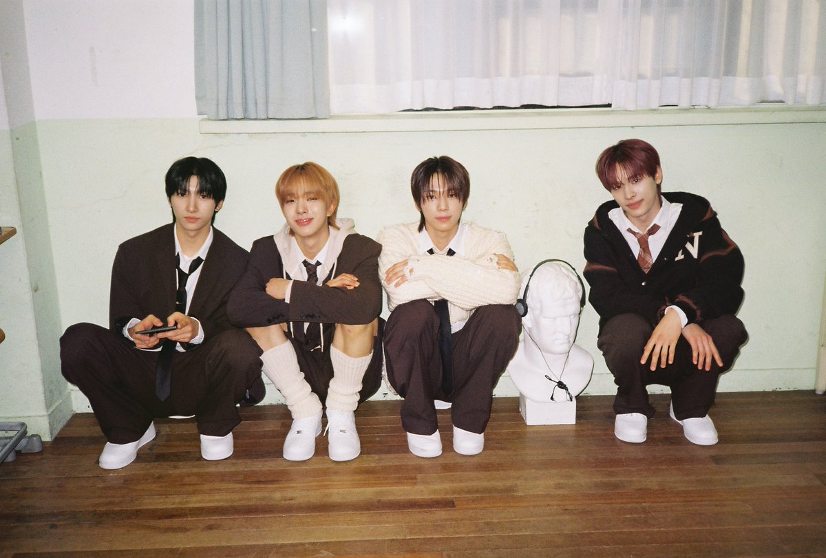 NEXZ_official's tweet image. LOVE YOU, NEX2Y 🤎

#NEXZ
#NEXZ_1st_FANMEETING 
#NEXZ_HIGH_SCHOOL