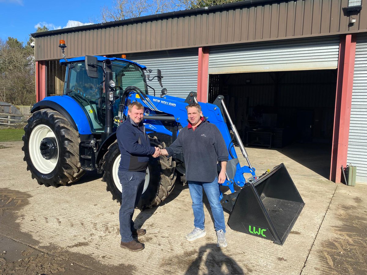 Russells_uk's tweet photo. 🚜✨ Guy Riall took delivery of a very nice New Holland T5.120EC complete with a front loader and bucket! Big thanks to Sam Colebatch from Boroughbridge for making it happen. We can't wait to see Guy put this beauty to work! Wishing him all the best with his new toy! 💪 https://t.co/kECB1DdXcd