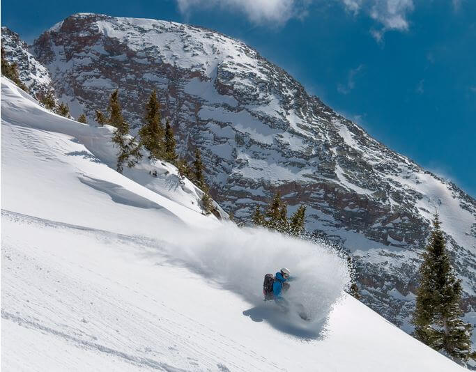 local_freshies's tweet image. Wanna try #splitboarding but don&apos;t know where to start or just wanna step up your game when pow hunting in the wilderness? These 7 #splitboard festivals will fit the bill!

Click 👇 to learn more localfreshies.com/best-splitboar…