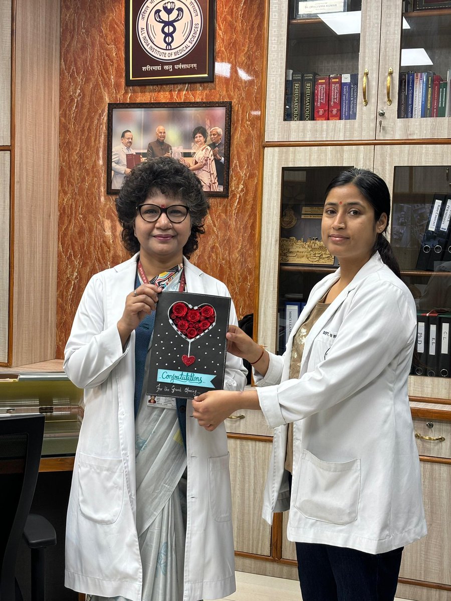 _Rheuma's tweet photo. On the day of Rheumatology ward inauguration, one of my staff members, Ms Sonia presented this beautiful hand crafted card to me. Where words fail, picture speaks volume. A great responsibility to shoulder.
#Prized possession #Motivation https://t.co/fOfNkKlMzF