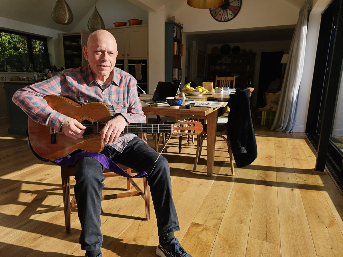 Quizbritain's tweet image. Lovely interview with Bleggae singer and songwriter Tim Hain earlier for our May @WoolleysBeat podcast.