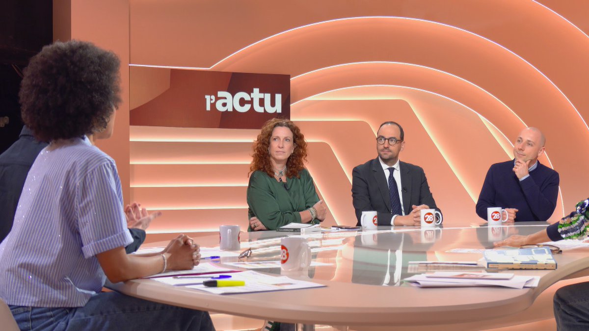 28 minutes (@28minutes) on Twitter photo 🇪🇺 L'Europe condamnée à se défendre sans les Américains ?
On en débat avec :
➡ <a href="/theo_verdier/">Theo Bourgoin-Verdier</a>, co-directeur de l’Observatoire Europe à <a href="/j_jaures/">Fondation Jean-Jaurès</a>
➡ <a href="/flr_louis/">Florian Louis</a>, historien des relations internationales
➡ <a href="/CDugoin/">Christine dugoin</a>, chercheuse à l'IAE Paris-Sorbonne
📺 tinyurl.com/28min0303 🇪🇺 L'Europe condamnée à se défendre sans les Américains ?
On en débat avec :
➡ <a href="/theo_verdier/">Theo Bourgoin-Verdier</a>, co-directeur de l’Observatoire Europe à <a href="/j_jaures/">Fondation Jean-Jaurès</a>
➡ <a href="/flr_louis/">Florian Louis</a>, historien des relations internationales
➡ <a href="/CDugoin/">Christine dugoin</a>, chercheuse à l'IAE Paris-Sorbonne
📺 tinyurl.com/28min0303
