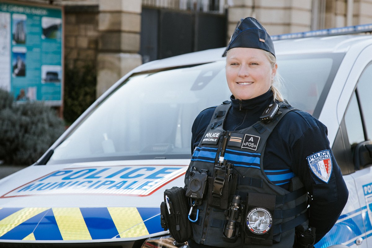 Journée internationale des droits des femmes :
Véronique , la sécurité au quotidien !

Depuis plus de 4 ans Véronique bat le pavé des rues gisorsiennes en tant que policière municipale.👮‍♀️ Elle veille au bon respect des arrêtés de voirie de la commune, s’assure que les