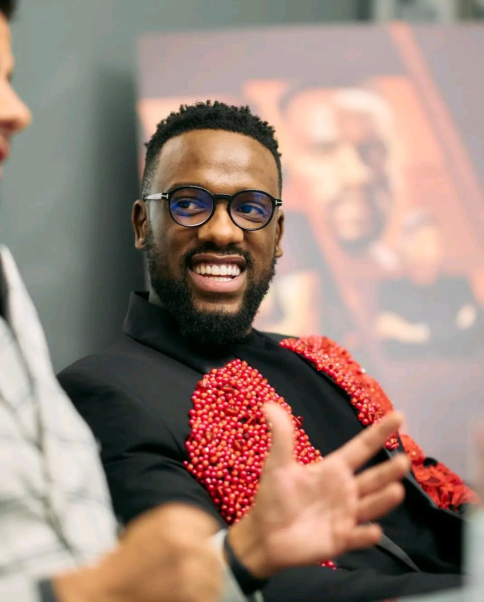 joy_zelda's tweet image. His name is Bonko Khoza,His a Living Legend Retweet if you agree He's a Legend 

#IthongaMzansi #iThonga