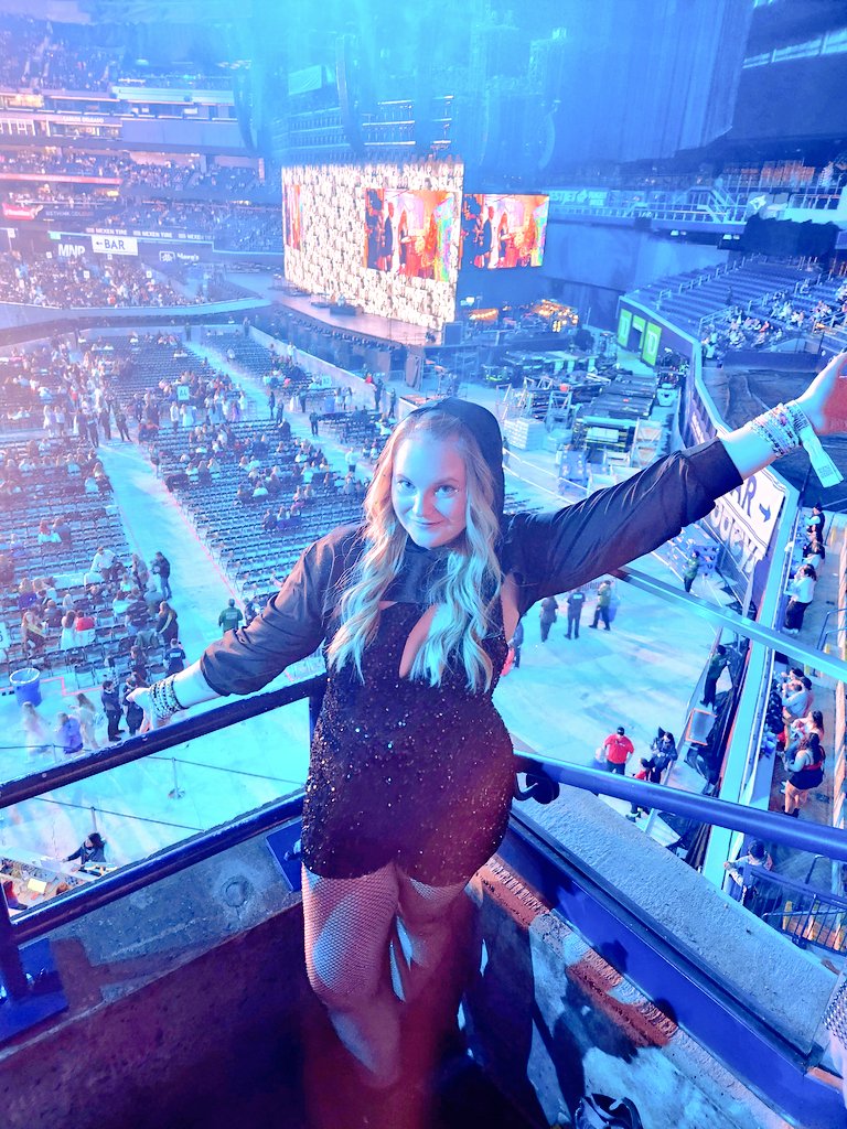 MissPinkkNinja's tweet photo. @taylornation13 re-meet me!! 🫶🏻✨️
💚 40
💛 TM Agent &amp; VP of Pathological People Pleasers
💜  fulltime swiftie
❤️ Toronto N5
🩵 Red &amp; reputation girlie
🖤 proud dog mom &amp; cool Auntie 
🩷 fav color is purple
🩶 fav flower is 🌸 
🤎 Scorpio
💙  never met @taylorswift13 
🤍 let's be friends!! 💖 https://t.co/bDy3NUUeVF