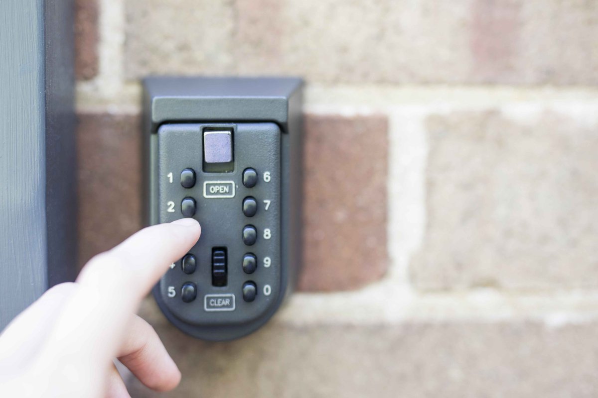 patternbricks's tweet image. 🔑 Seamless Check-in Every Time! 🔑

Tired of complicated check-in instructions or hosts who don’t respond? At Patternbricks Apartments, we make self-check-in hassle-free with clear instructions, digital locks, and 24/7 support if you need help. Arrive stress-free, every time!